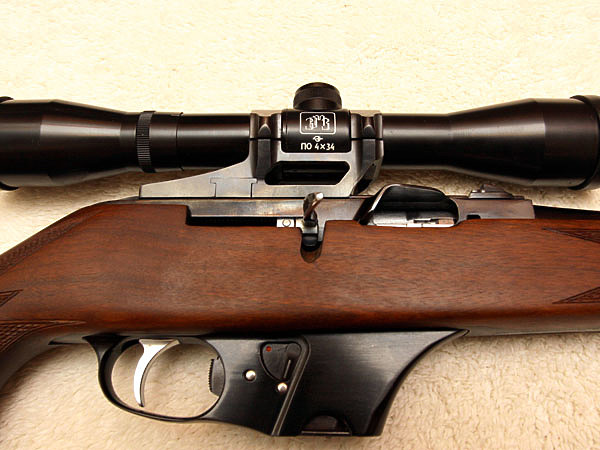 Изображение МЦ-18 имеет оригинальный затвор двойного действия, винтовка может работать как полуавтомат и как «болт». Фото автора. 