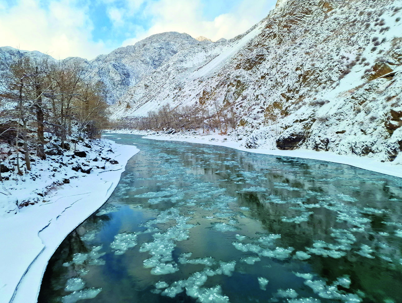 Изображение Быстрые реки даже в такой мороз не были покрыты льдом. Фото автора. 